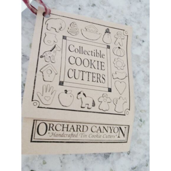 Orchard Canyon Vintage Flat Back‎ Tin Cookie Cutter With Handle Apple NEW - Picture 2 of 7